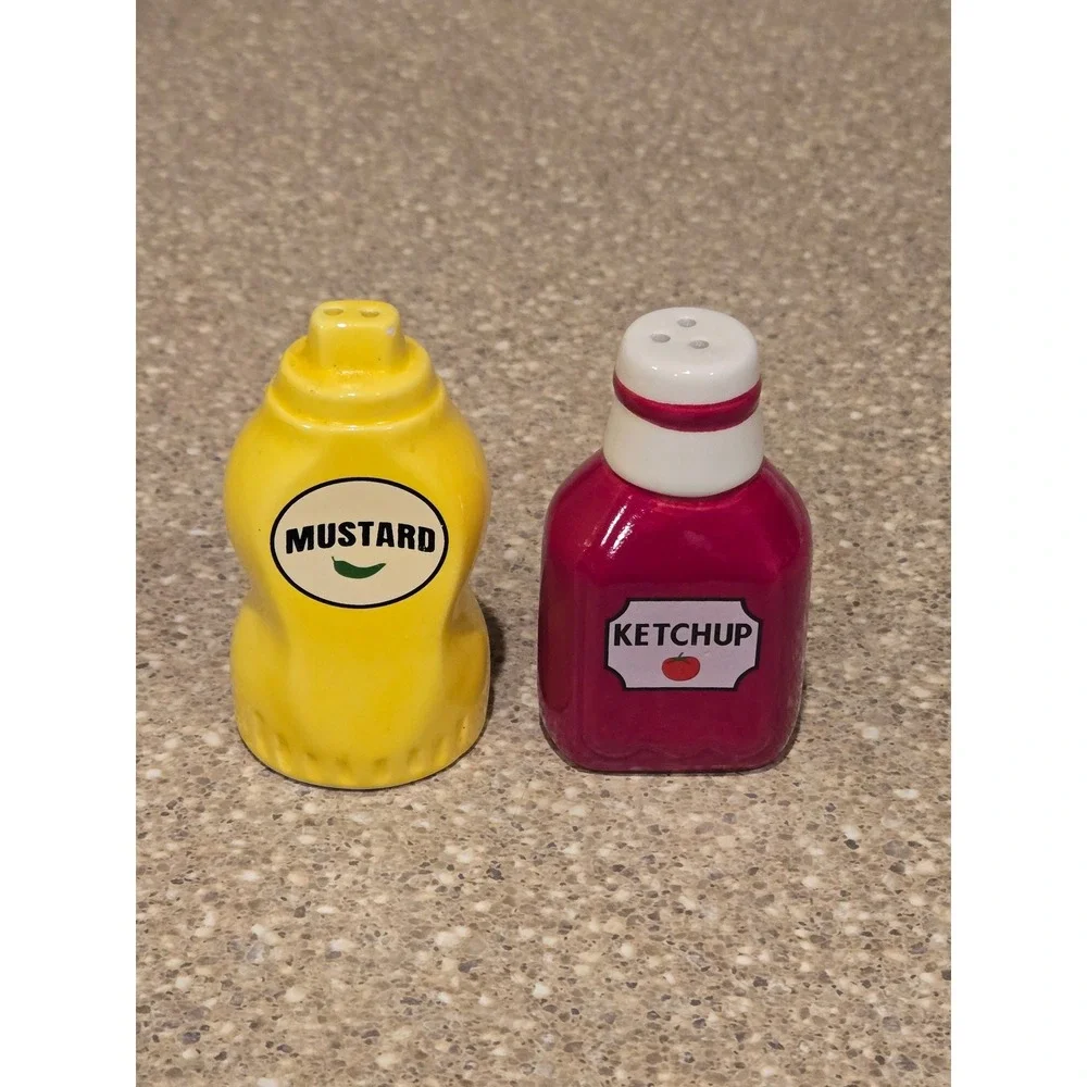 Ceramic Ketchup and Mustard Salt and Pepper Shaker Set Diner Style 3.75